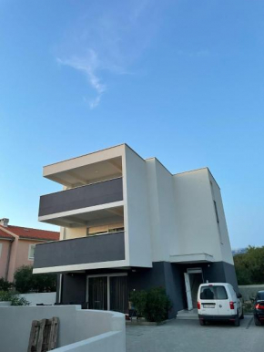 Pool Apartments Tiana